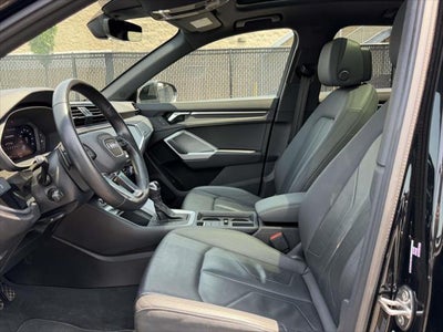 2023 Audi Q3 S line Premium